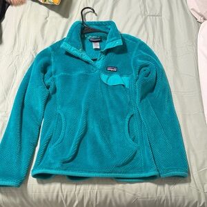 Patagonia- Size small, Turquoise Fleece Pullover, 3/4 length